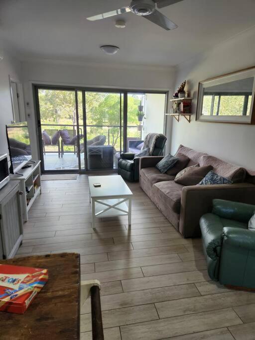 A Quiet Unit Overlooking A Reserve Petrie Exterior foto