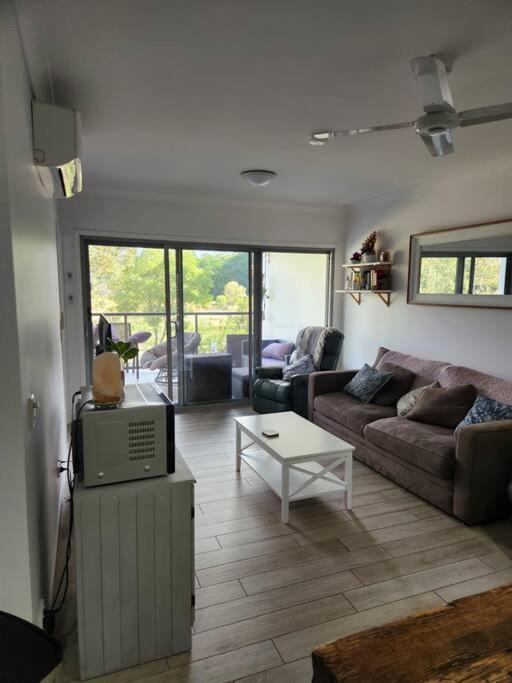 A Quiet Unit Overlooking A Reserve Petrie Exterior foto